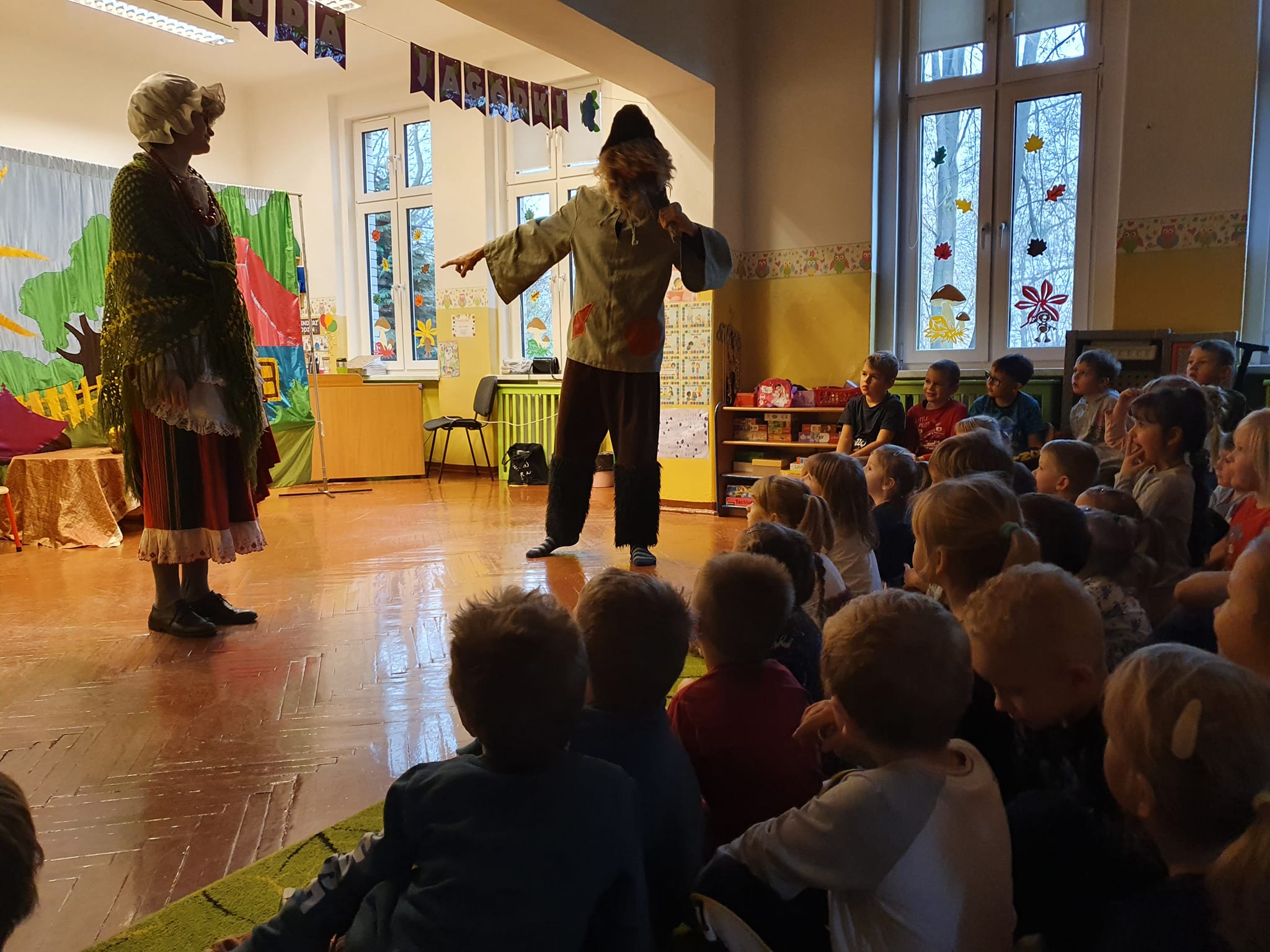 Przedstawienie teatralne w przedszkolu